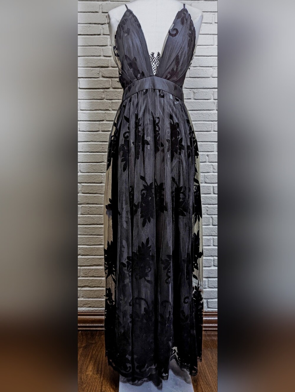 NWT Windsor Black Floral Burnout Velvet Plunging Maxi Gown | Medium